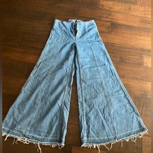 Sold: Women’s Free People Denim Jeans, Bell Bottoms flare, Buttonfly Size 25